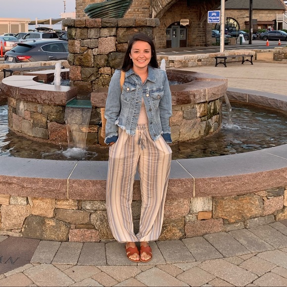 Meet your Posher, Kayla - Picture 2 of 3